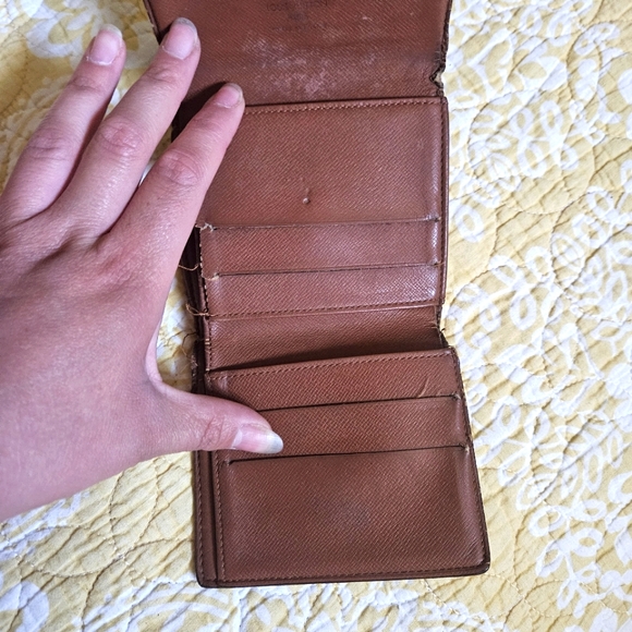 Authentic Louis Vuitton Monogram Bi-Fold - Picture 14 of 16